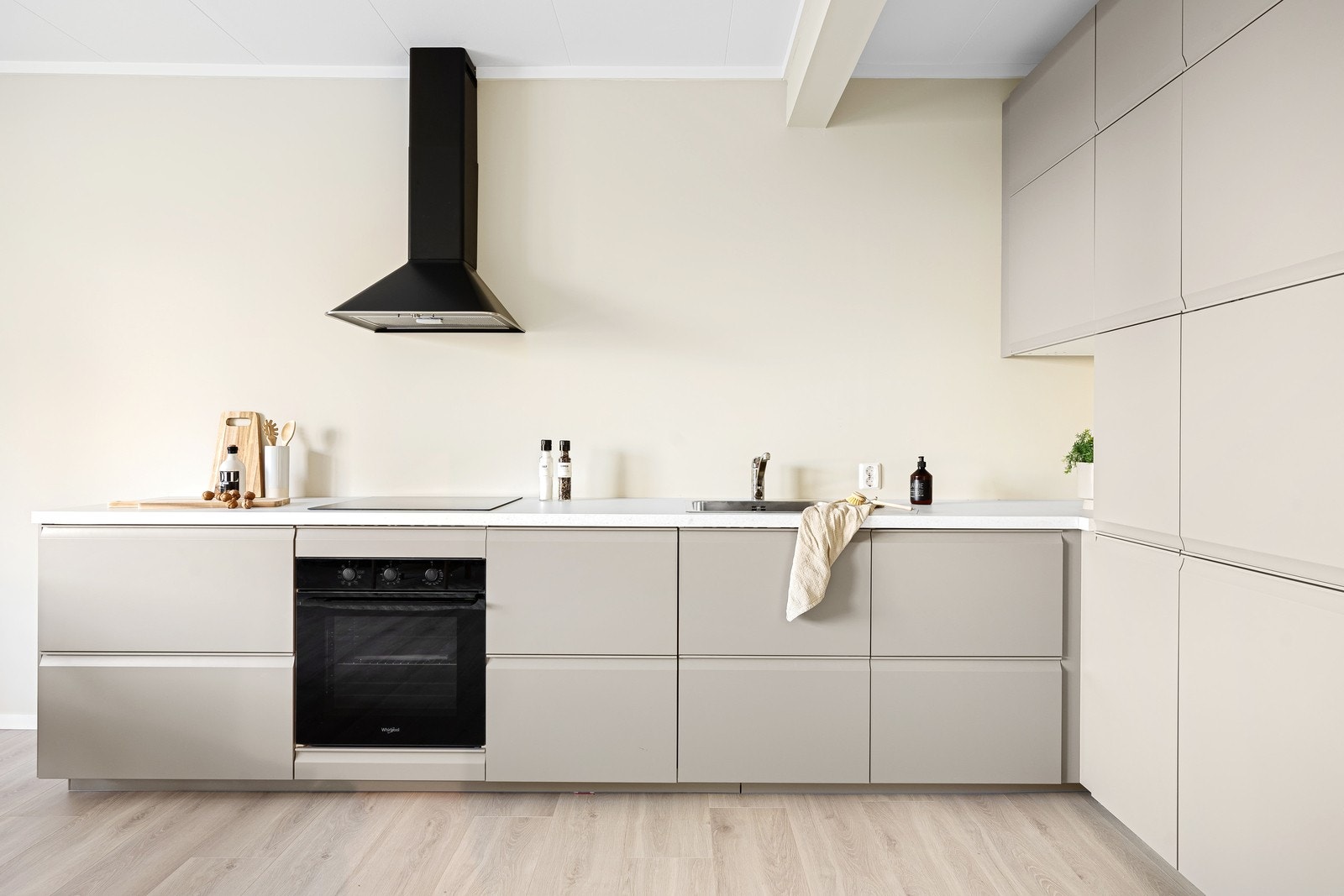 Godt med arbeidsplass på benkeplate Galleribilde