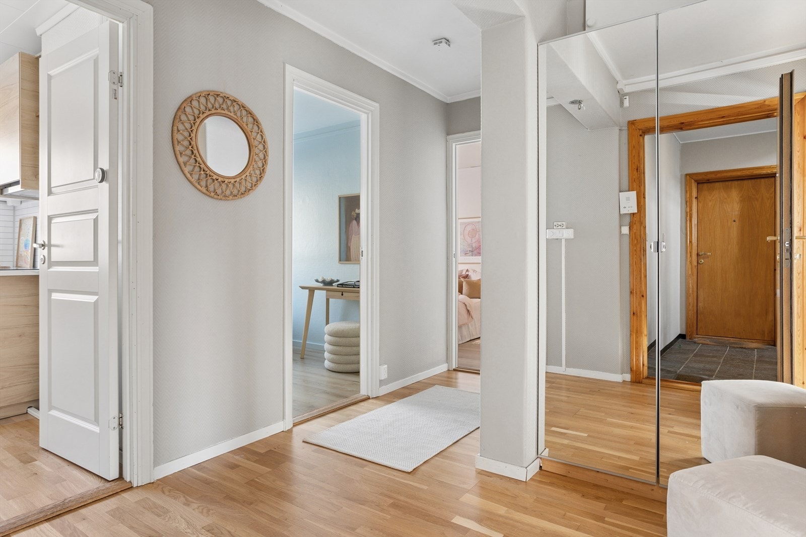 Entre/ gang. Galleribilde