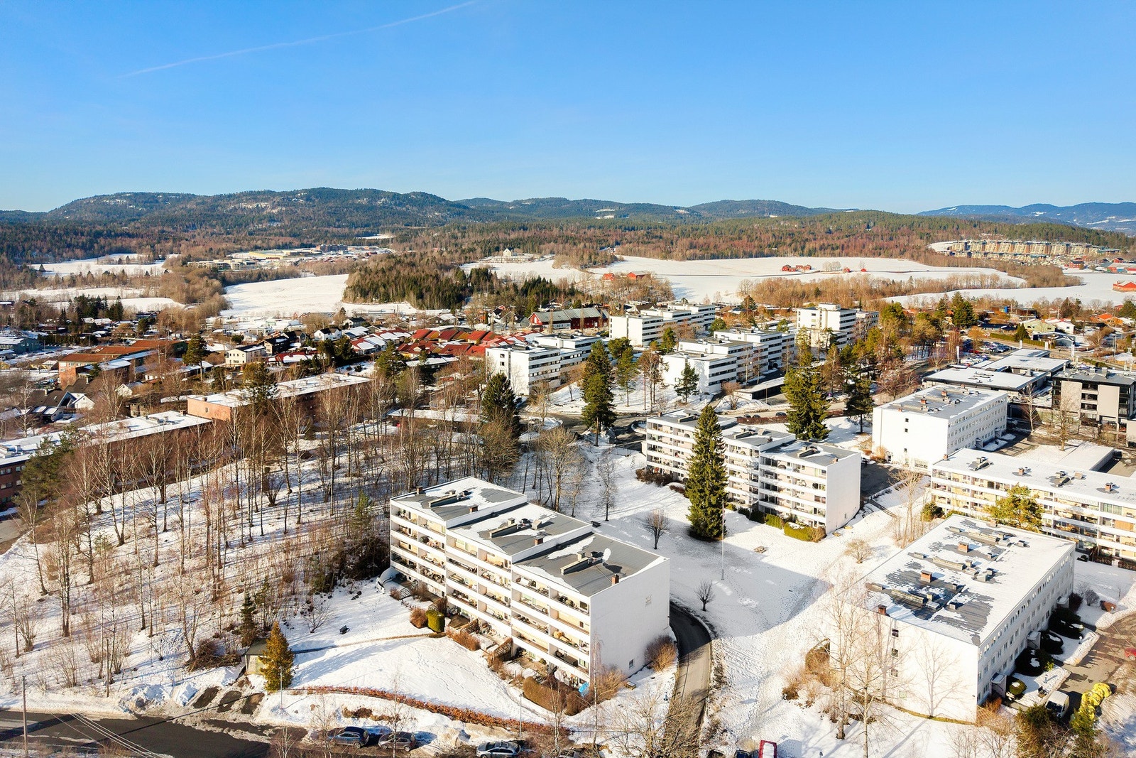Østerås senter er kun få minutters gange unna boligen. Galleribilde