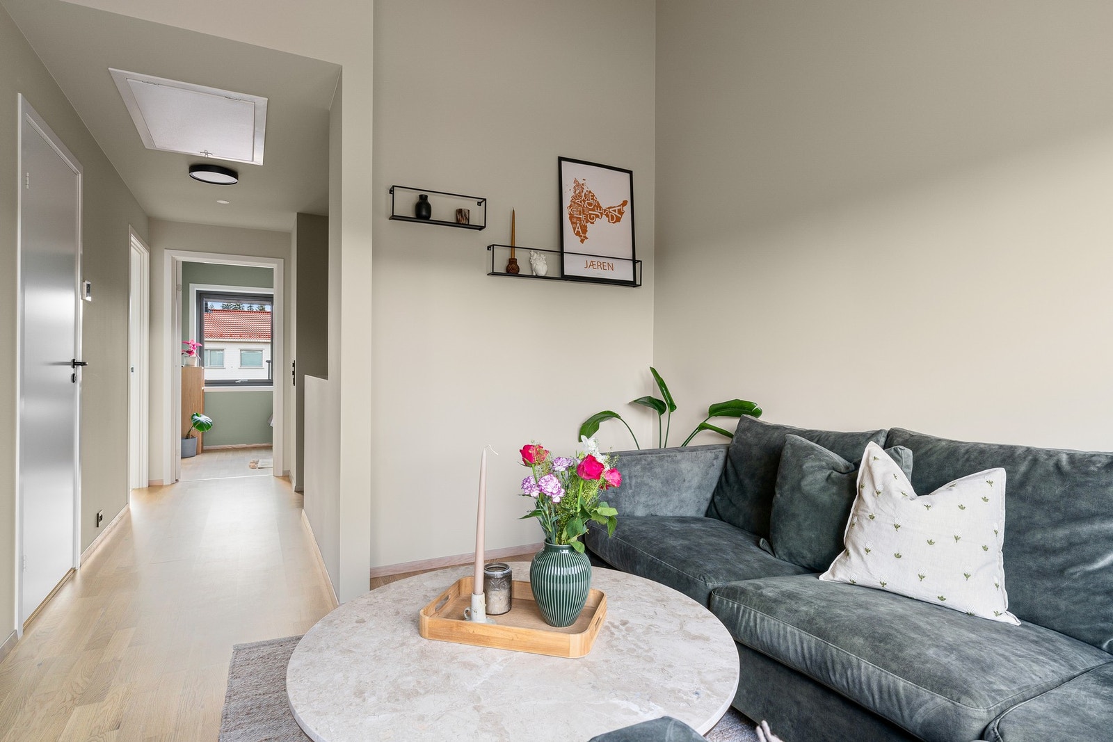 Boligen har en praktisk planløsning over to etasjer med godt innhold. Galleribilde