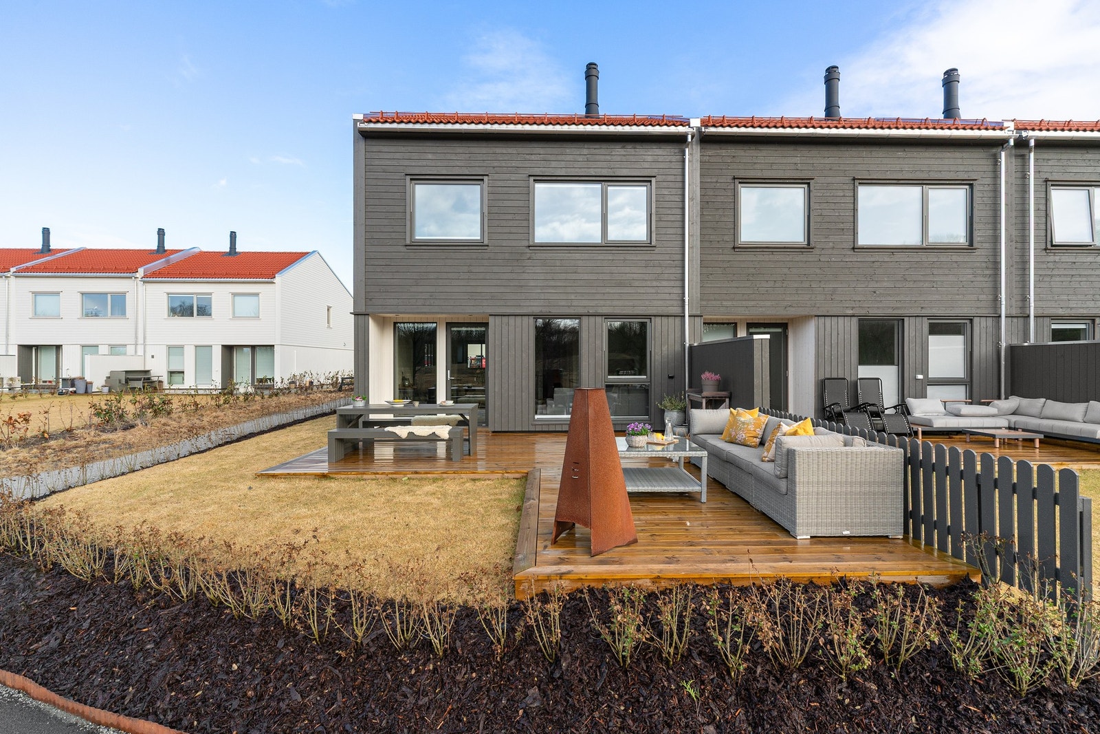 Eiendommen ligger i et sentralt, populært og attraktivt boligområde på Kverneland. Galleribilde