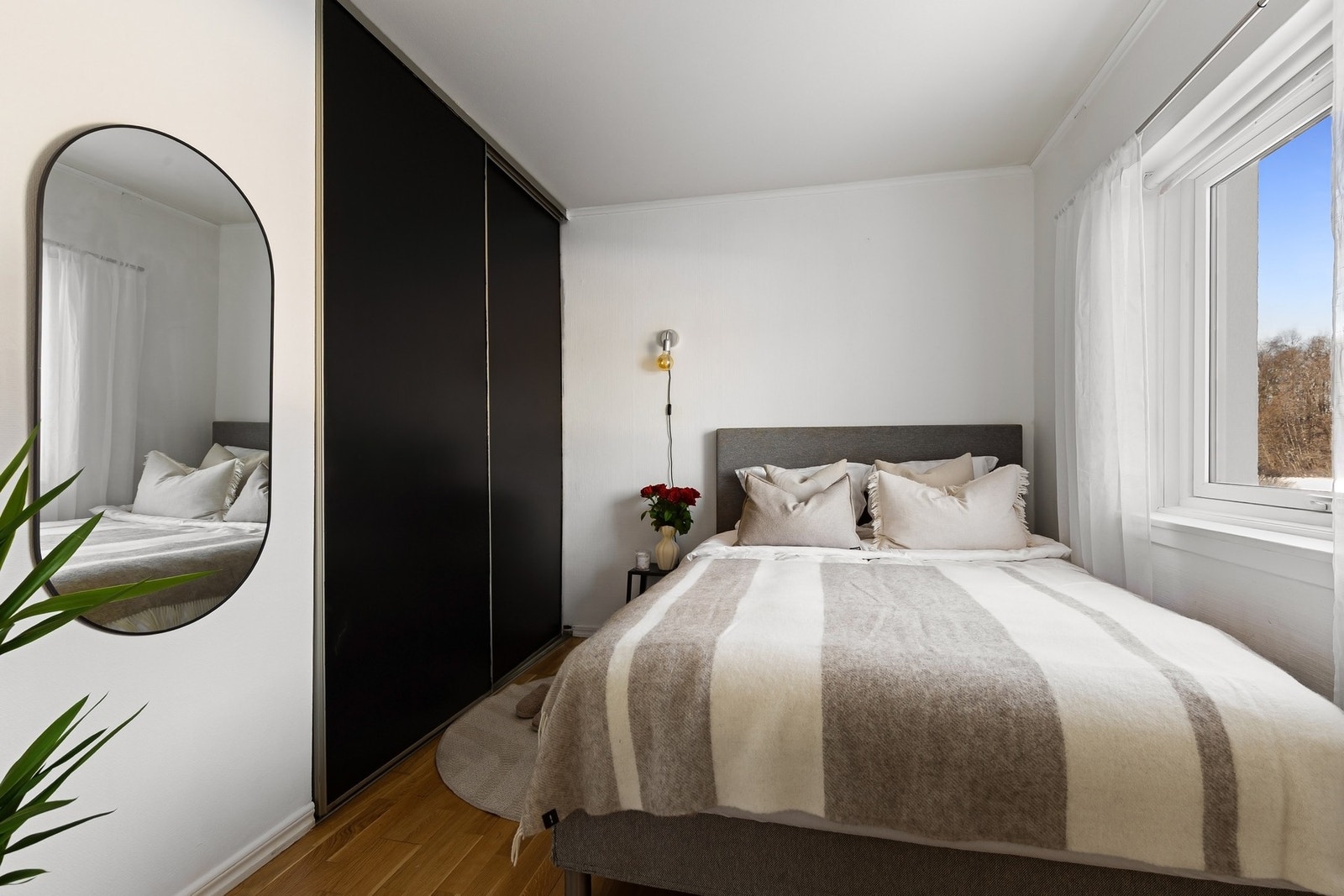 En arealeffektiv og praktisk 2-roms leilighet med gode oppbevaringsmuligheter! Galleribilde