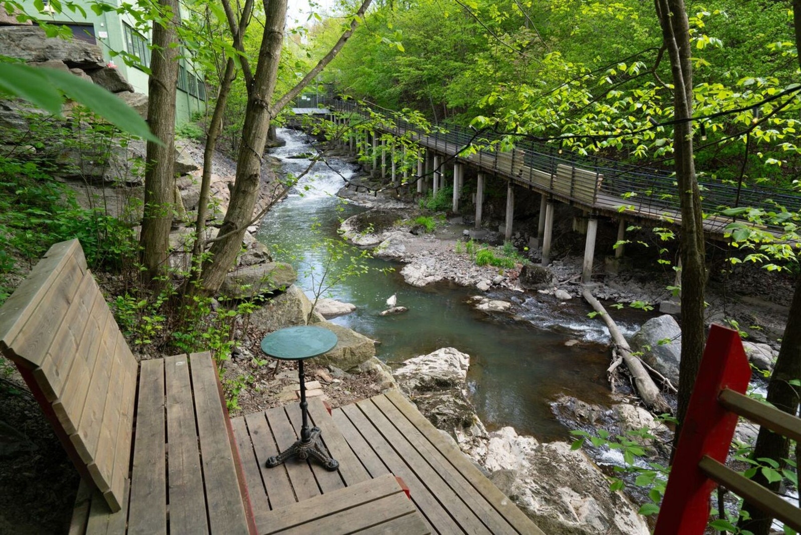 Denne leiligheten kombinerer alt du trenger: Nærhet til Oslo, dagligvare, skog og mark. Galleribilde