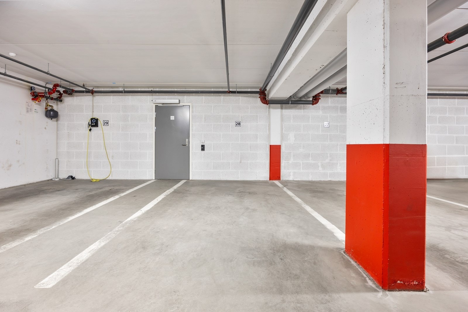 Det medfølger 1 stk. garasjeplass i lukket garasjeanlegg. Galleribilde