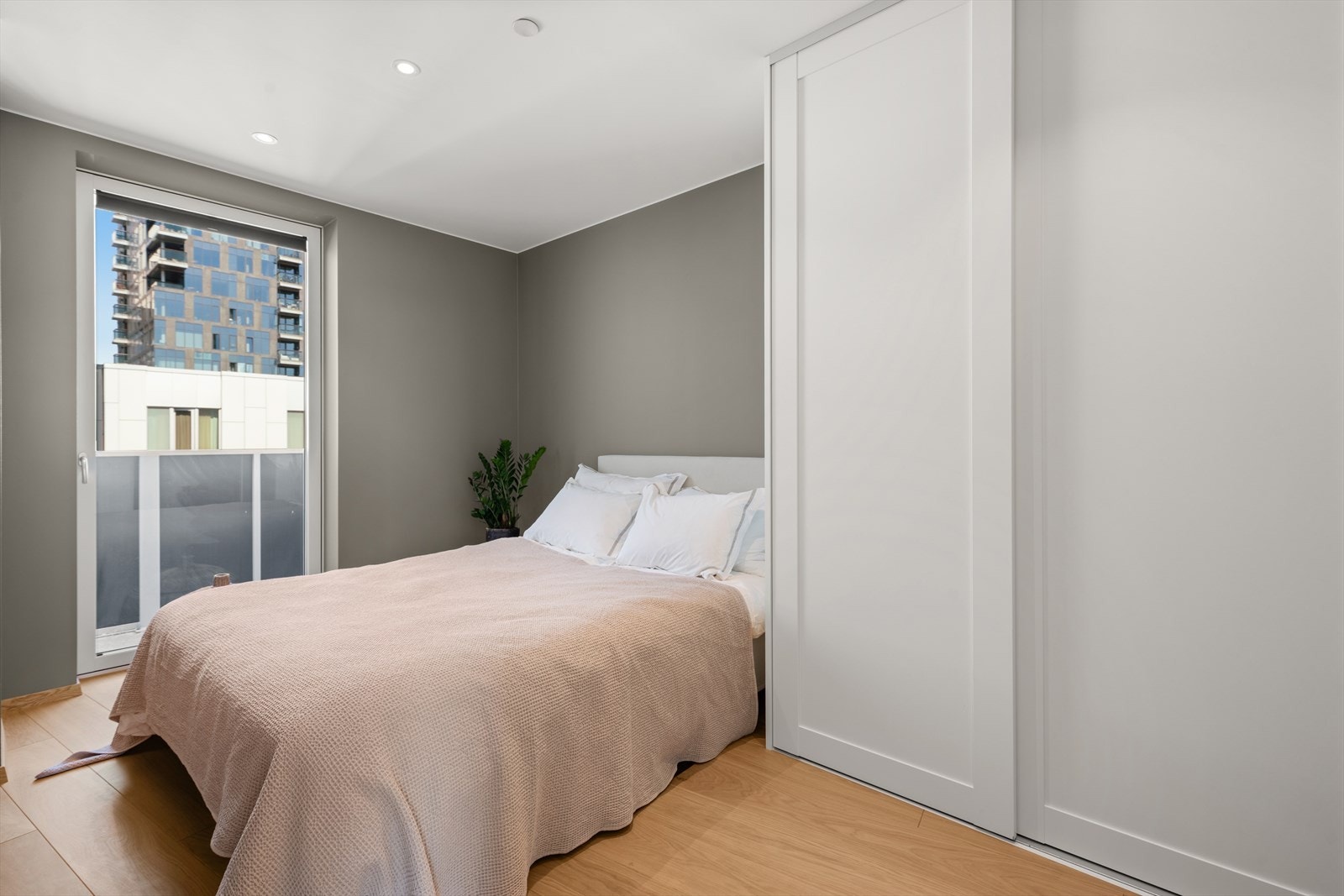 Soverom lll Galleribilde