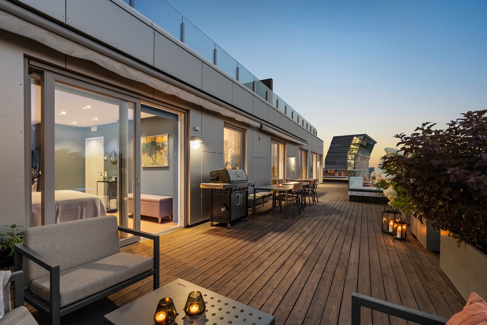 En av de aller største private takterrassen i hele Bjørvika. Galleribilde