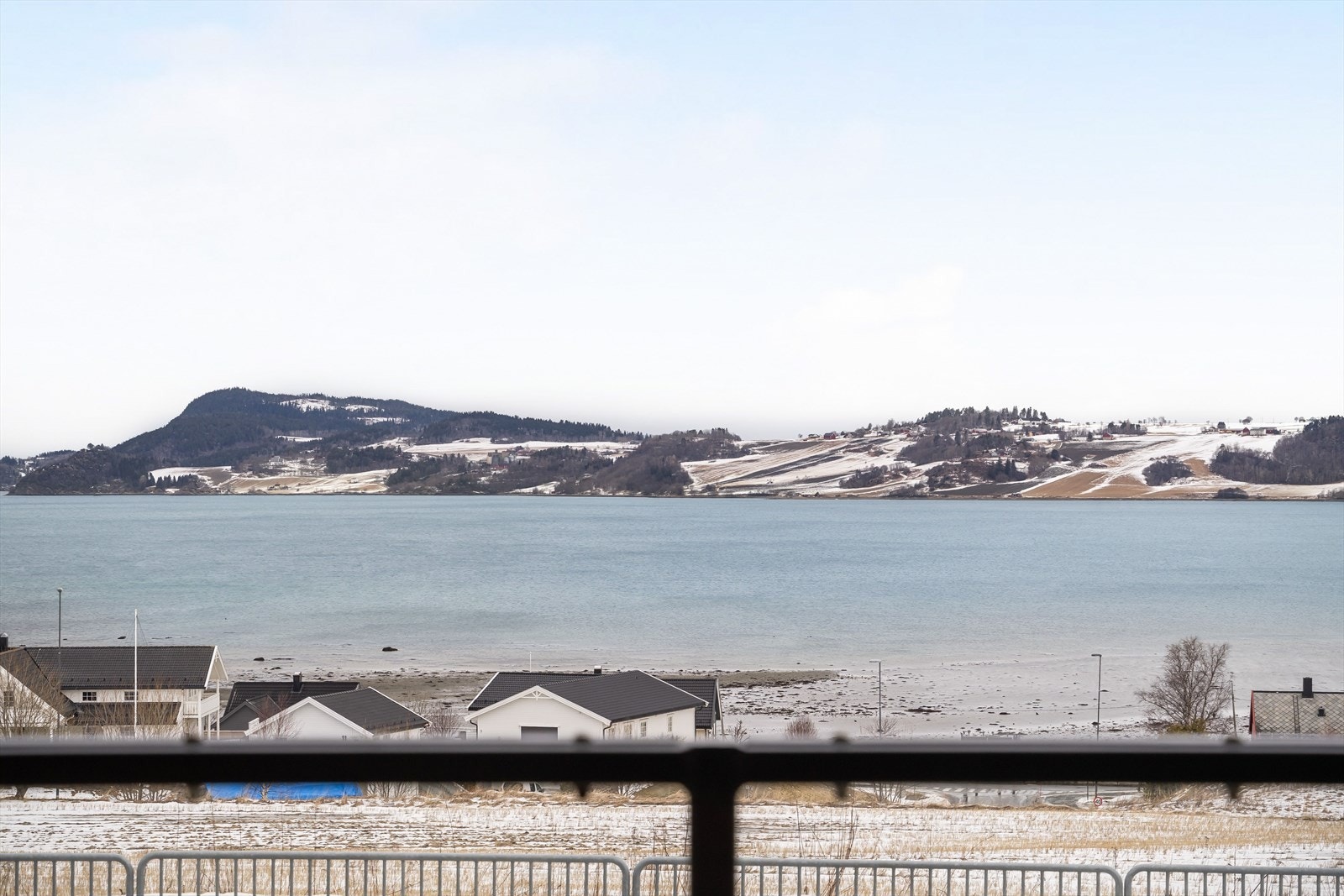 Utsikt over Buvikbukta. Galleribilde