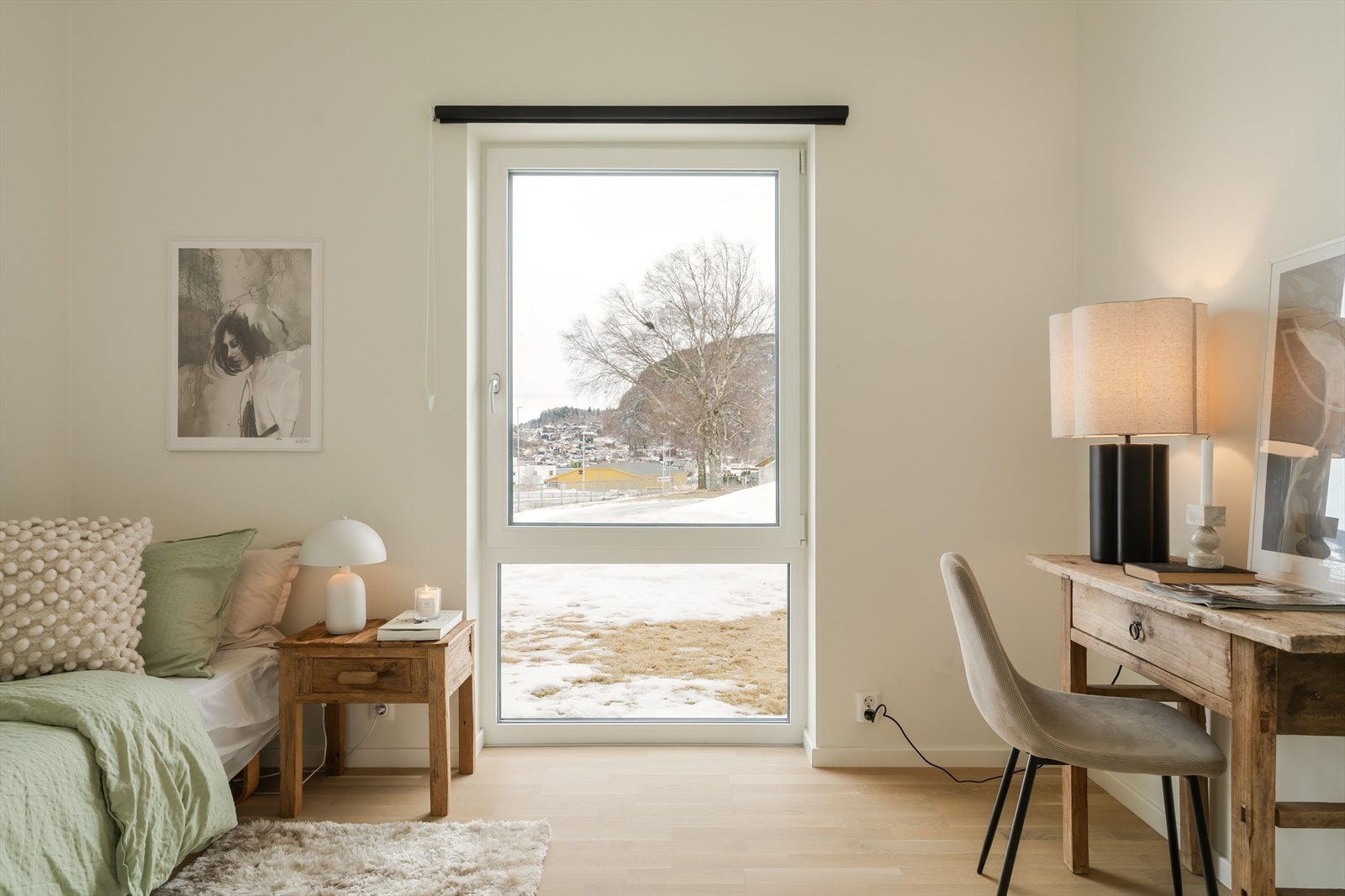 Kommunale avgifter, eiendomsskatt, kabel-tv, internett, betjening av renteutgifter på fellesgjeld m.m. er inkludert i felleskostnadene. Galleribilde