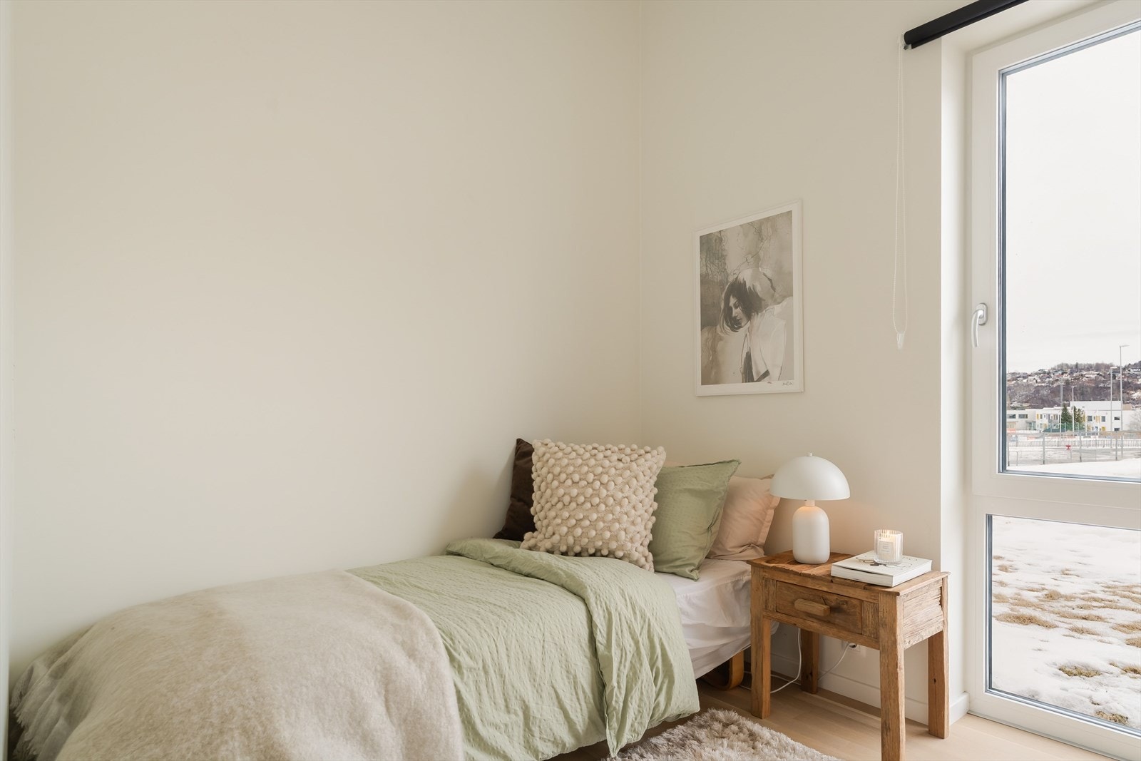 Det andre soverommet kan fint brukes til barnerom, gjesterom eller f.eks kontorløsning. Galleribilde