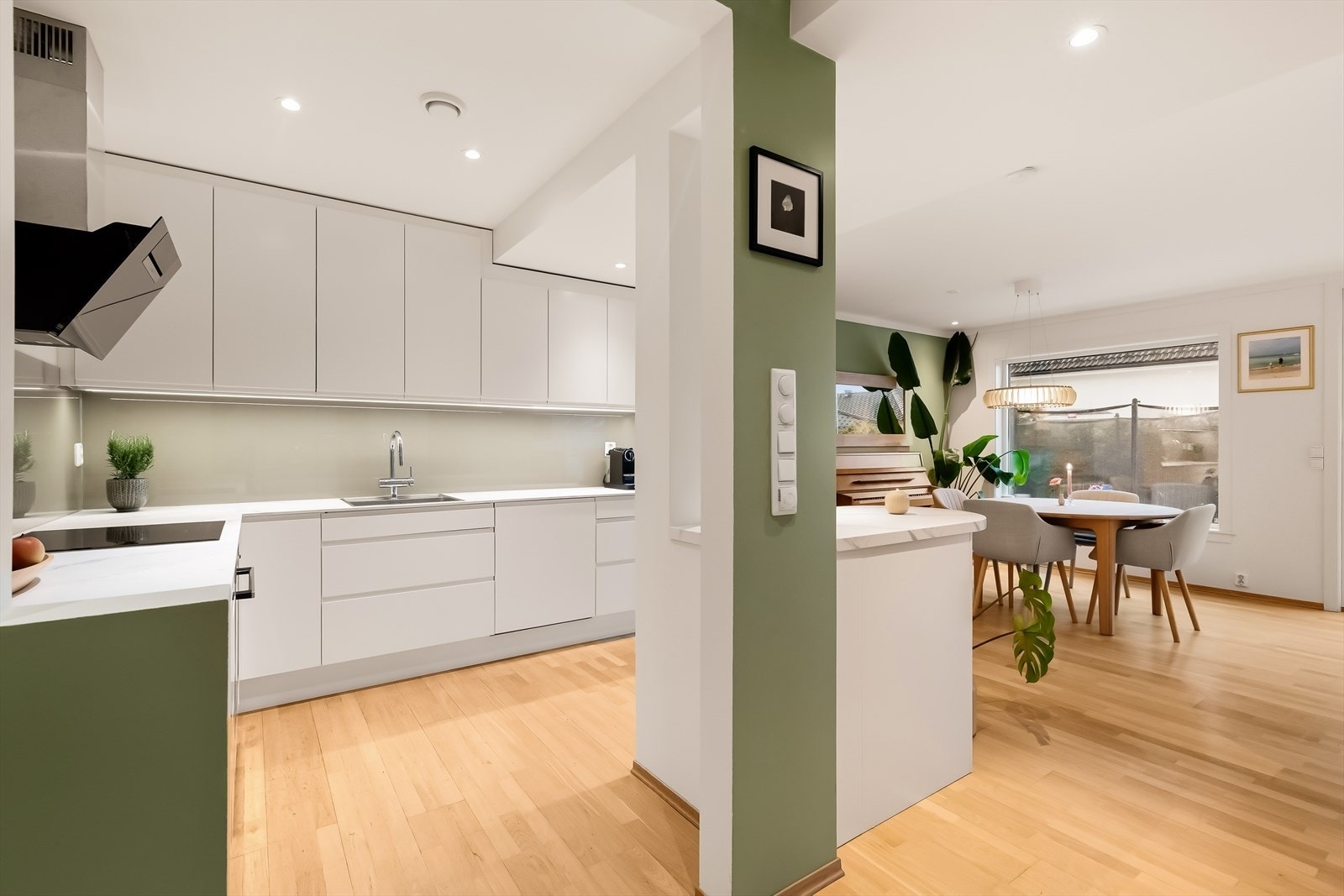 Nytt og lekkert kjøkken fra 2025 - oppgradert med moderne innredning. Galleribilde