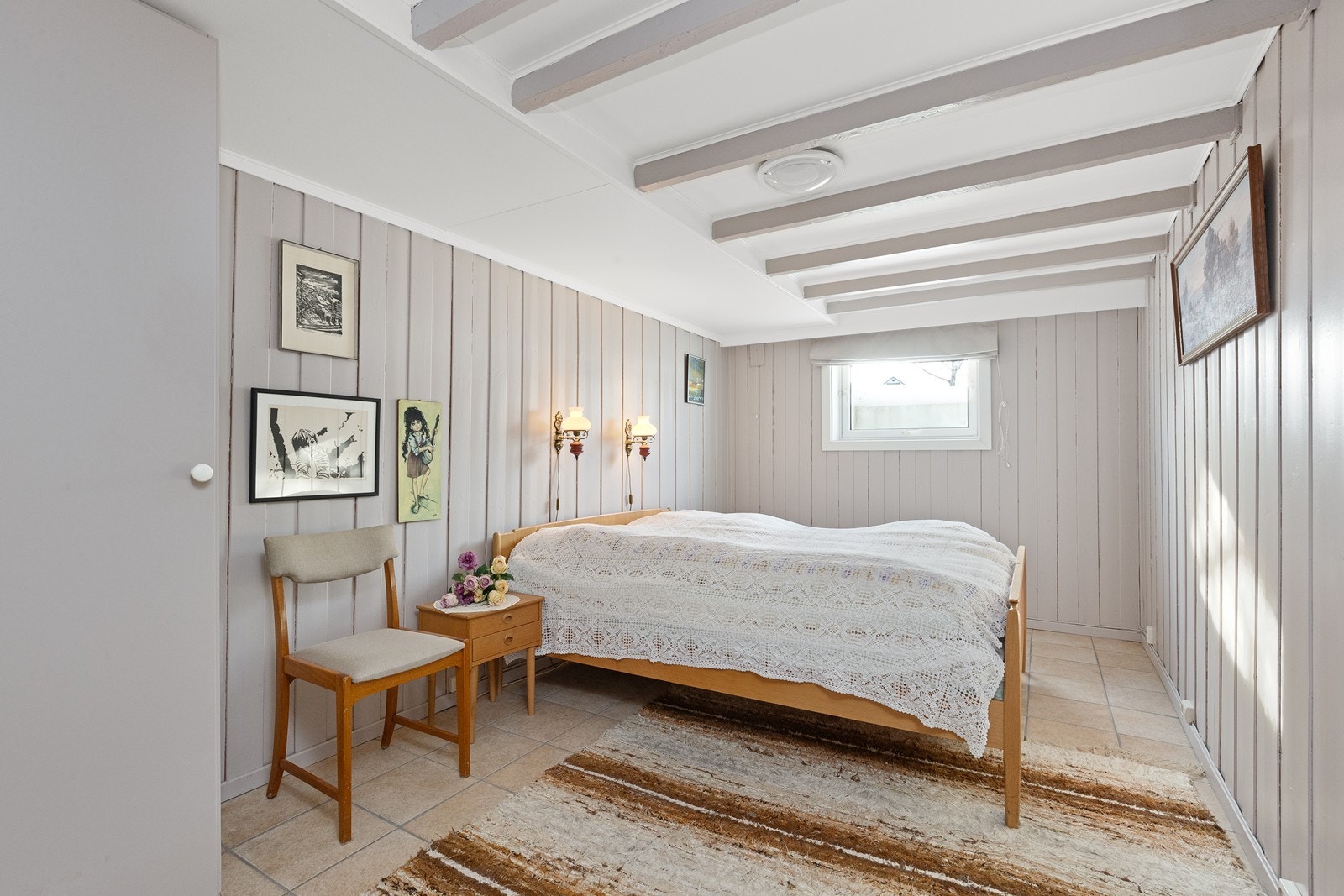 Innredet rom i underetasjen med flislagt gulv og gulvvarme. Galleribilde