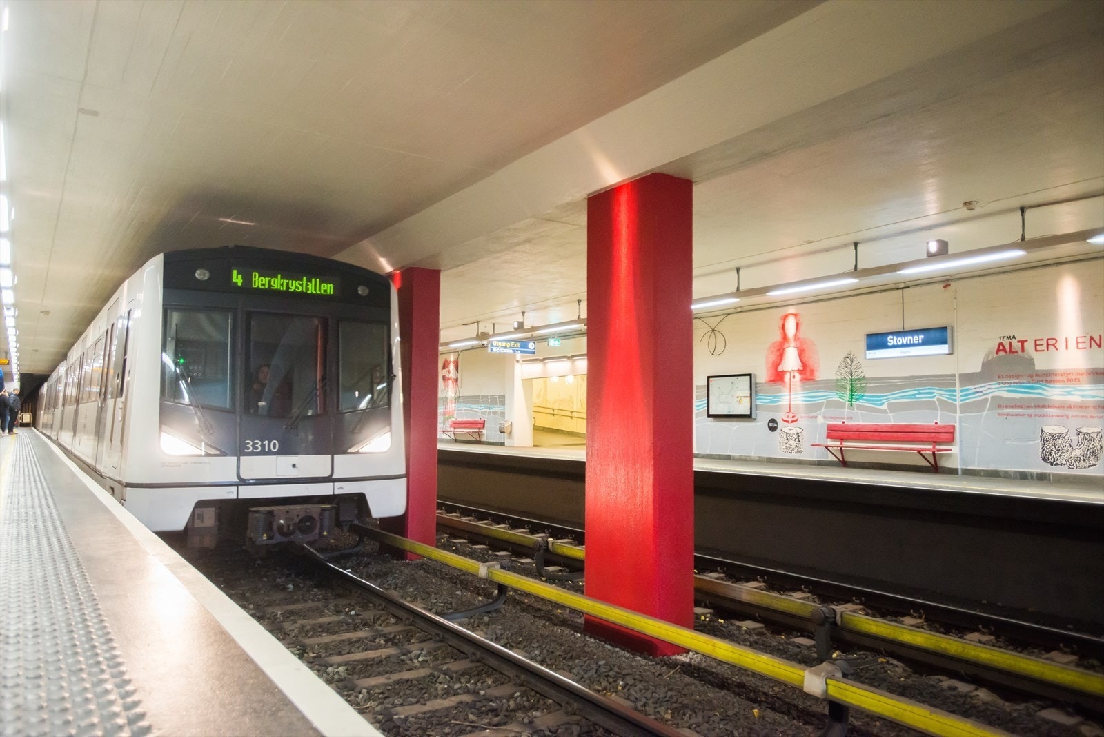 Umiddelbar nærhet til både T-bane og bussforbindelser. Galleribilde