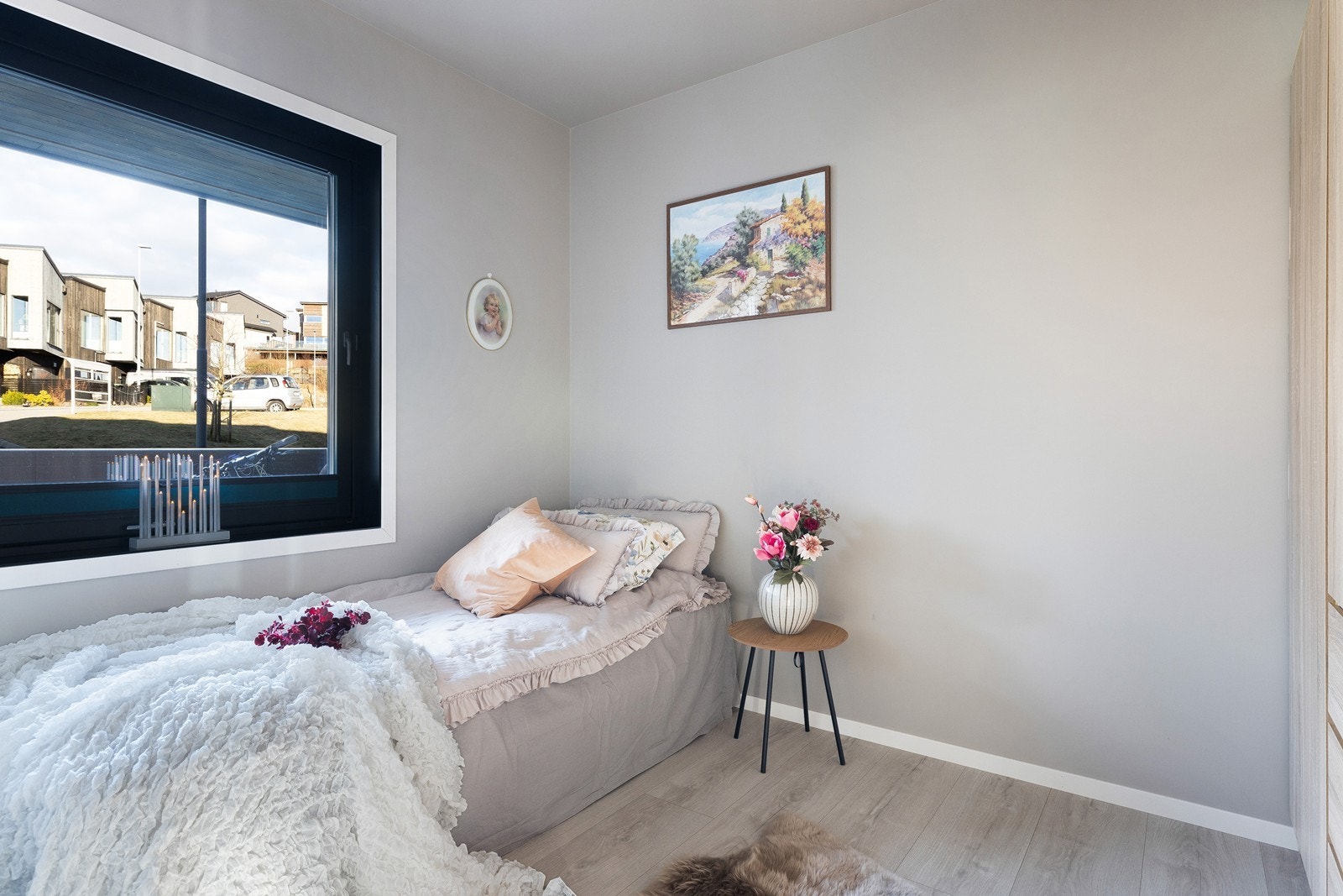 Soverom 3 er også et lunt og fint rom med stor garderobeløsning. Galleribilde