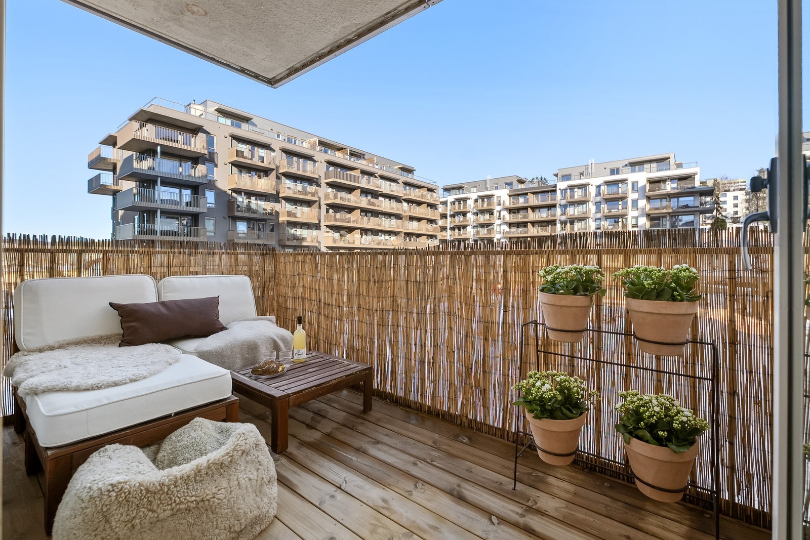 Balkongene vender mot ulike retninger og gir gode solforhold gjennom dagen. Galleribilde