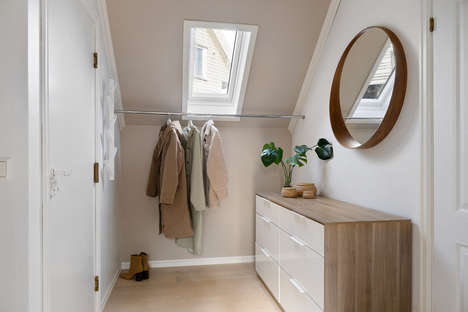 Inngangsparti. Galleribilde