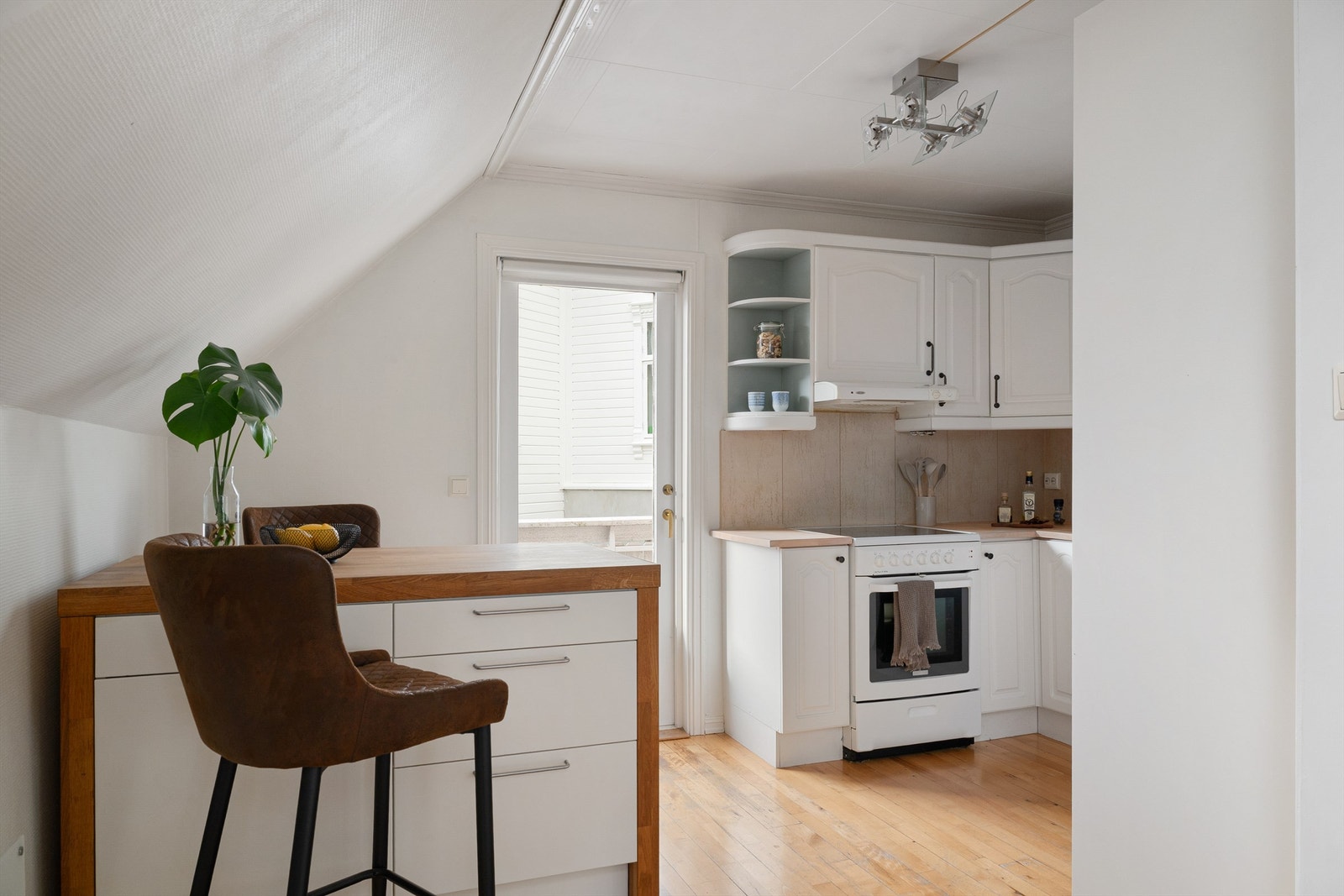 Utgang til balkong. Galleribilde