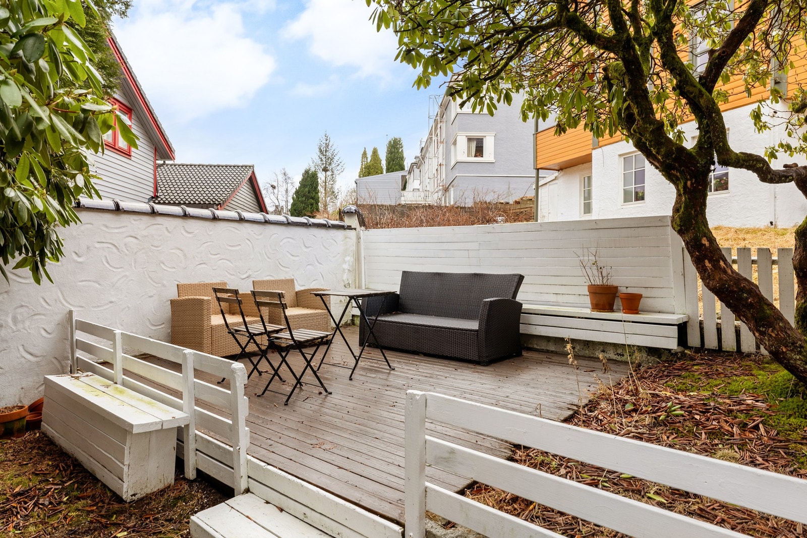 Borettslaget har en felles uteplass som kan benyttes av beboerne. Galleribilde