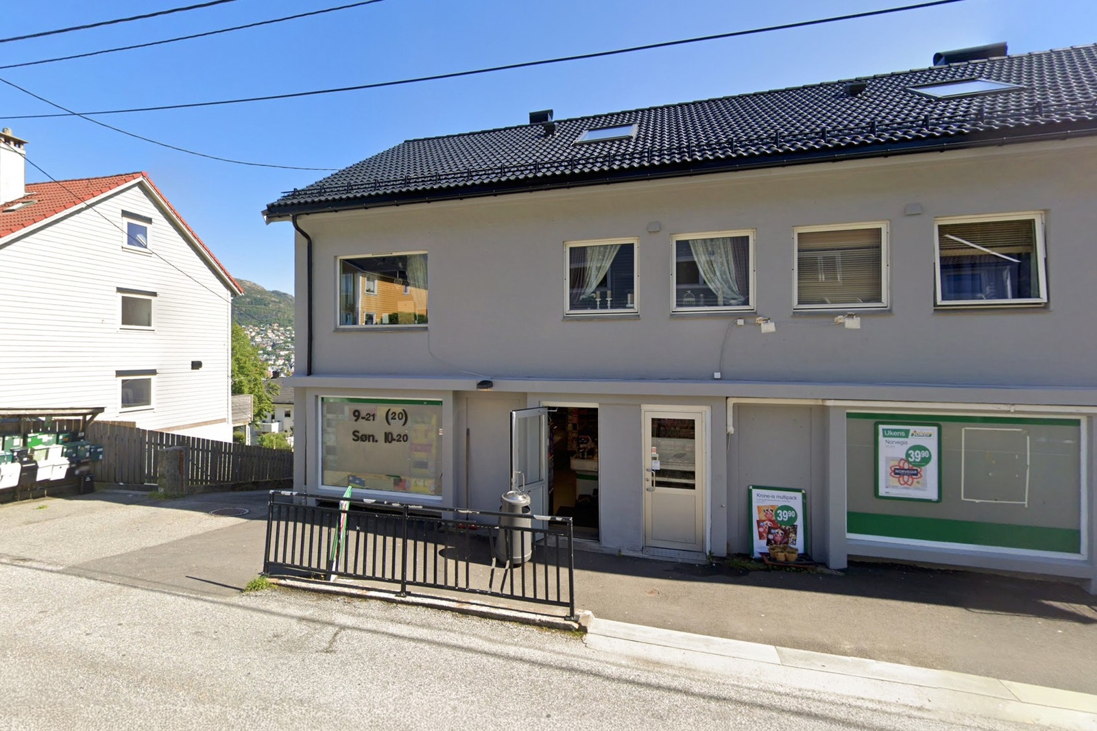 Det er godt med dagligvarebutikker i området, noe som gjør hverdagslogistikken enkel. Galleribilde