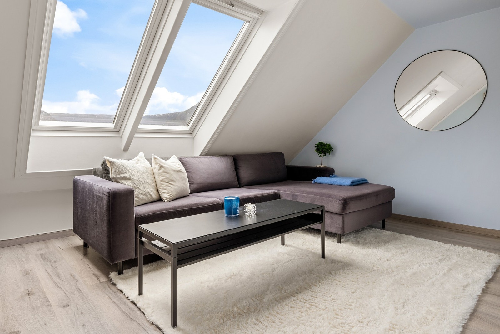 Firdagaten 14 presenteres av Mekleriet eiendomsmegling ved Tor Ramsøy! Fotograf: Nathalie Reinholdtsen. Galleribilde