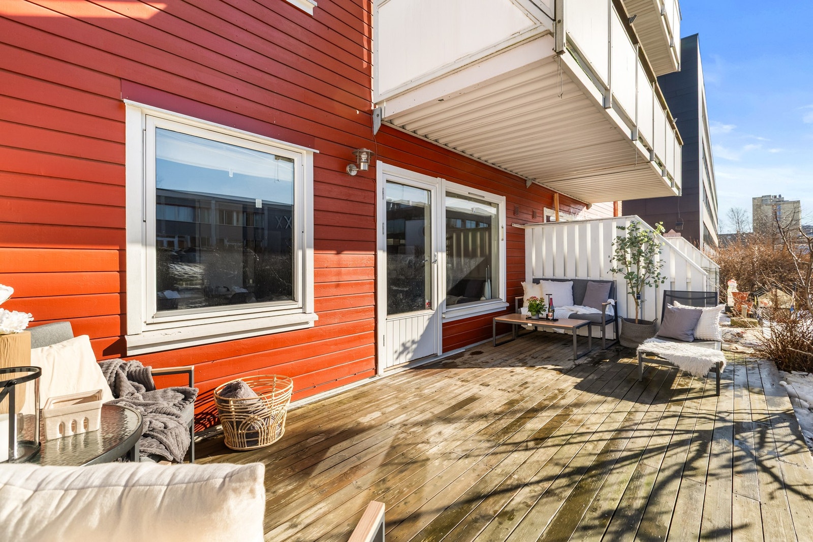 God plass til utemøblement og grill Galleribilde