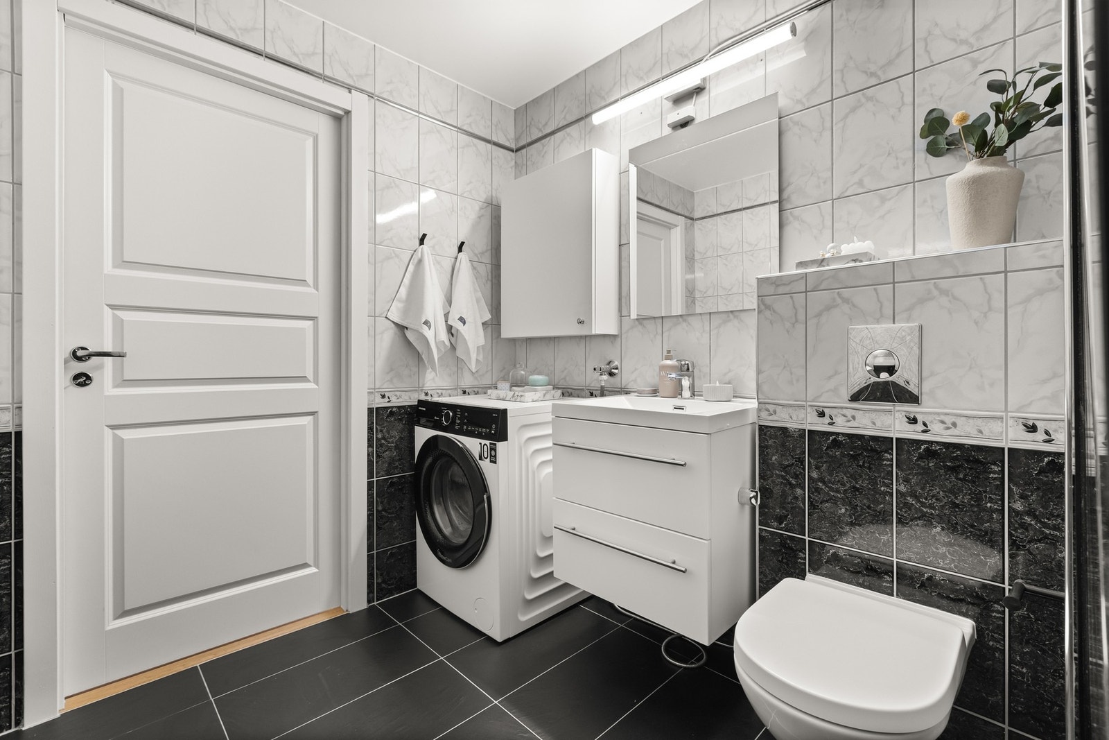 Plass til full størrelse vaskemaskin Galleribilde