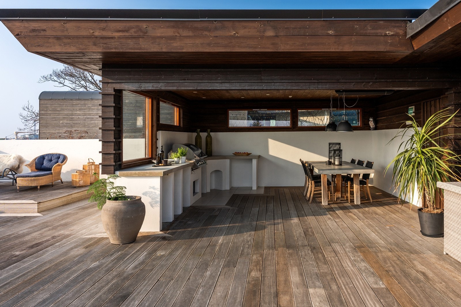 Flott, overbygget terrassedel med utekjøkken. Galleribilde