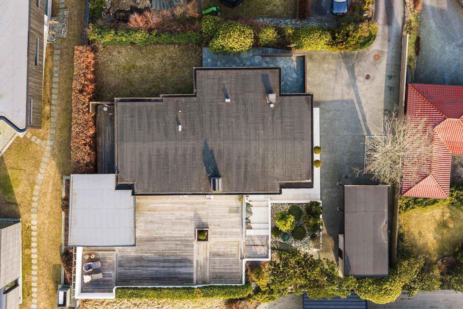 I 2008 gjennomgikk huset en omfattende oppussing, hvor alt ble fornyet bortsett fra taket, som da allerede var nylig tatt. Det ble etablert et flott, parkmessig uteområde, og innvendig ble alle overflater pusset opp med kvalitet i fokus. Galleribilde