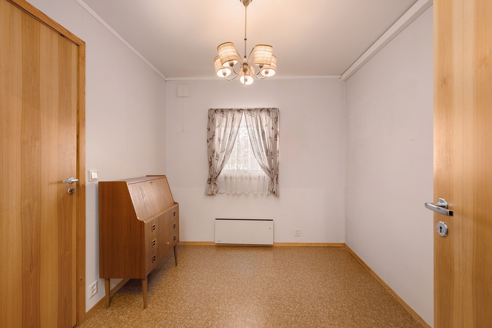 Det andre soverommet egner seg godt som barnerom, gjesterom eller kontor. Galleribilde