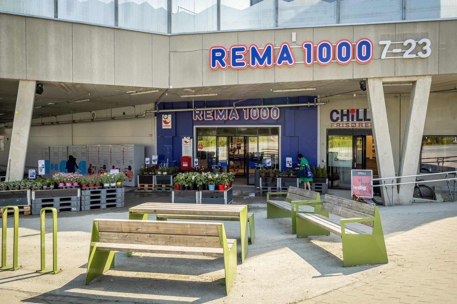 Av nærbutikker er det mange å velge i, her Rema1000 på Havstein Galleribilde