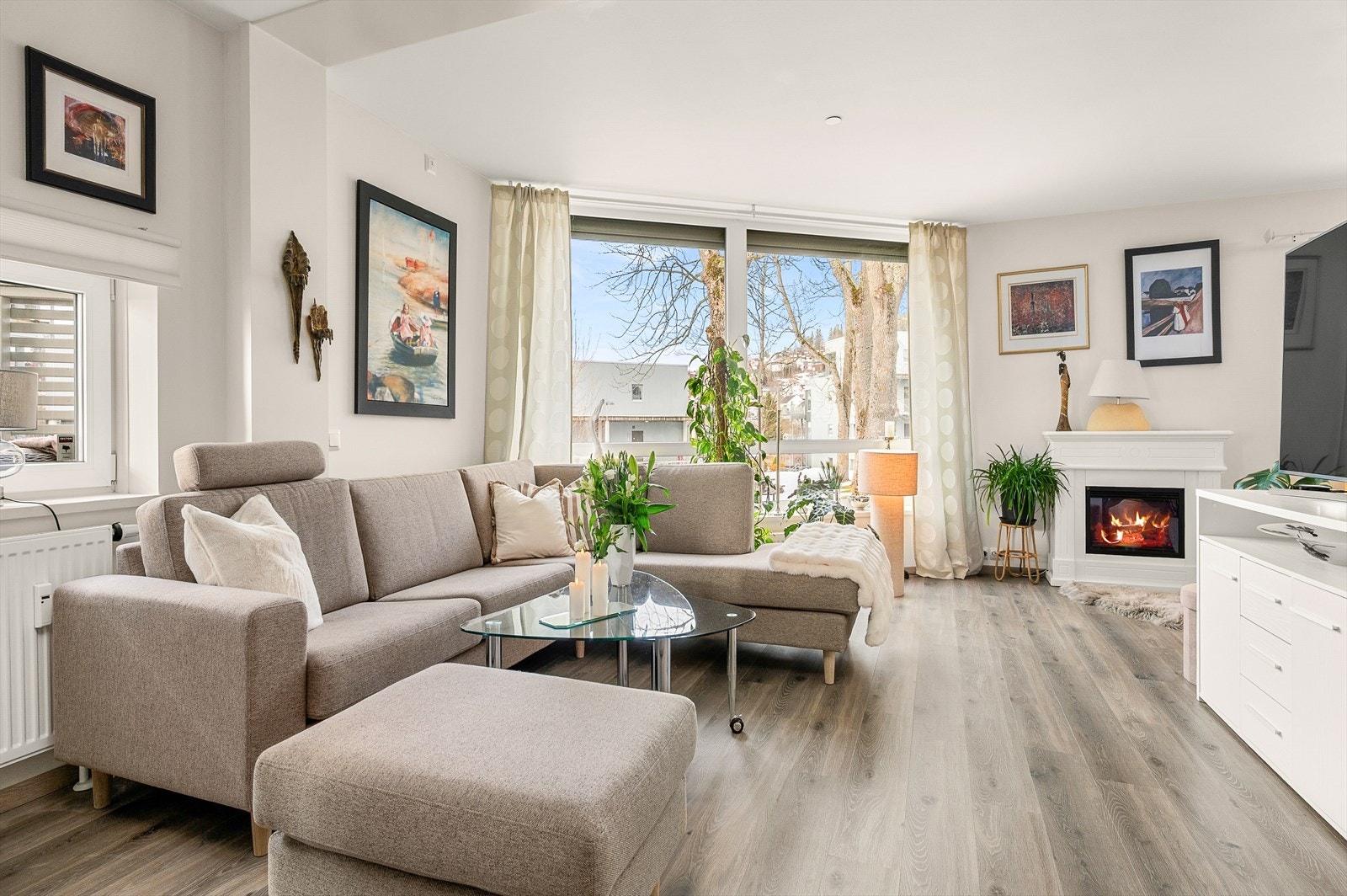 Velkommen til Munkvoll Gård og MIdeløfarts veg 48 - Opprinnelig 3-roms selveierleilighet med hjørnebeliggenhet. Heis i bygget og parkeringsplass i p-kjeller med elbil-lader medfølger Galleribilde