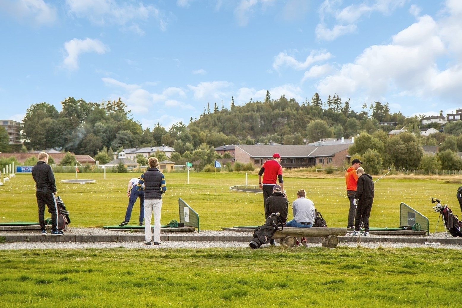 Her er det også fine treningsfasiliteter med blant annet range Galleribilde