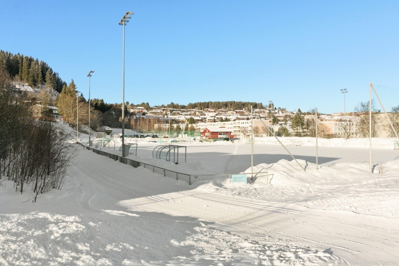 Skiløype som leder inn til bymarka Galleribilde