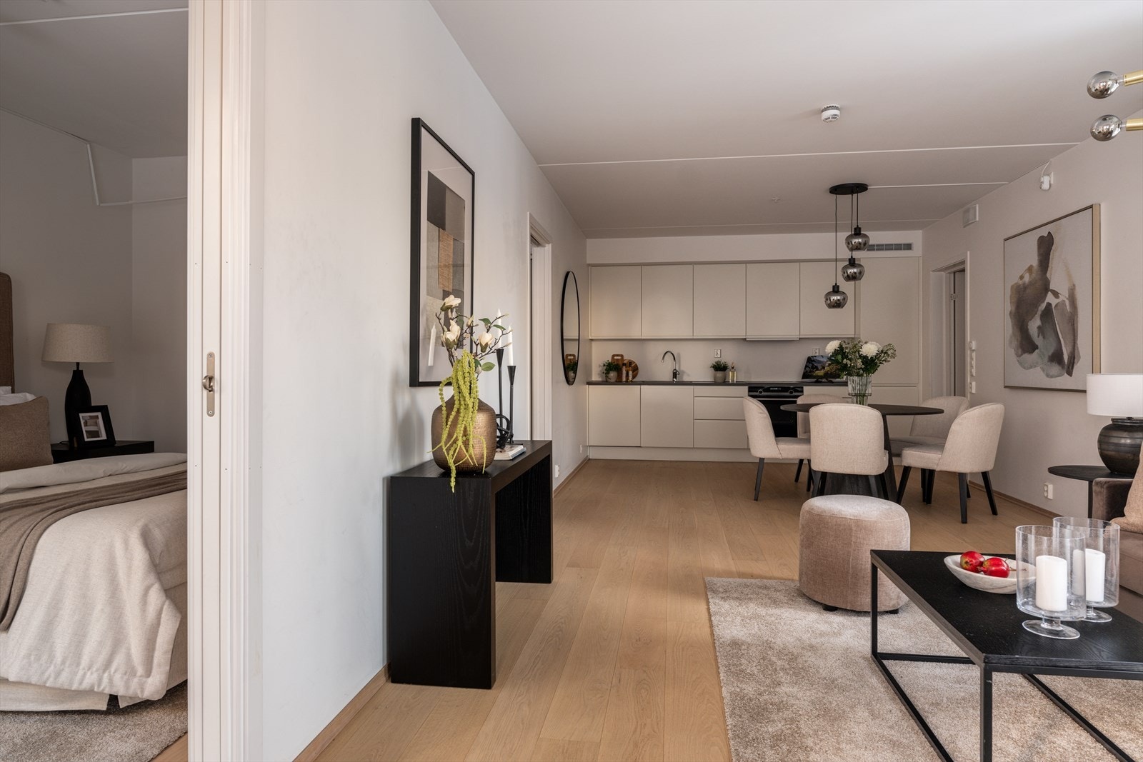 Adkomst fra stue til hovedsoverom. Galleribilde