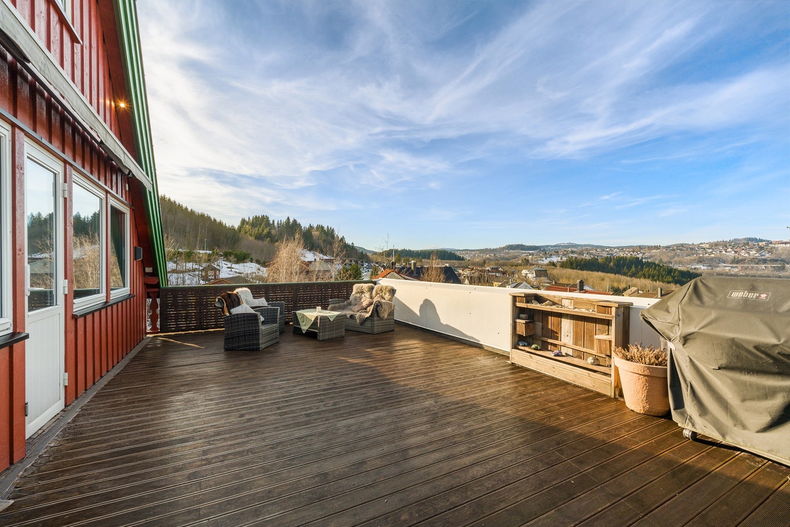 Terrassen kan skilte med gode solforhold og nydelig utsikt. Galleribilde