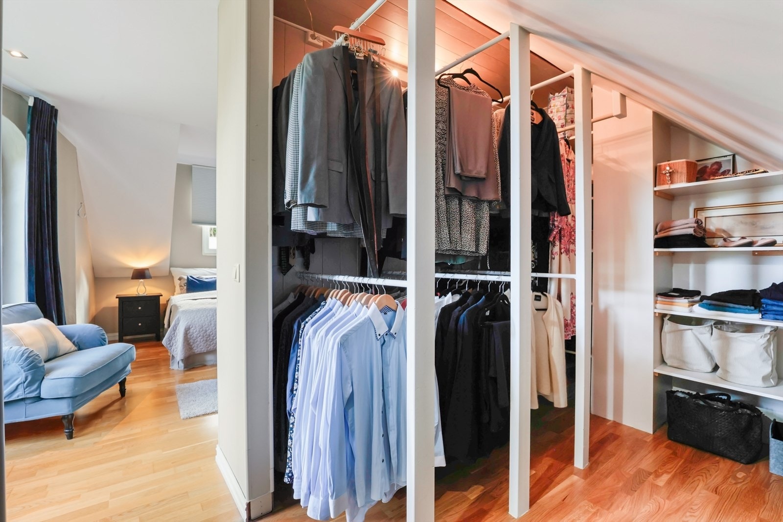 Walk-in garderobe. Galleribilde