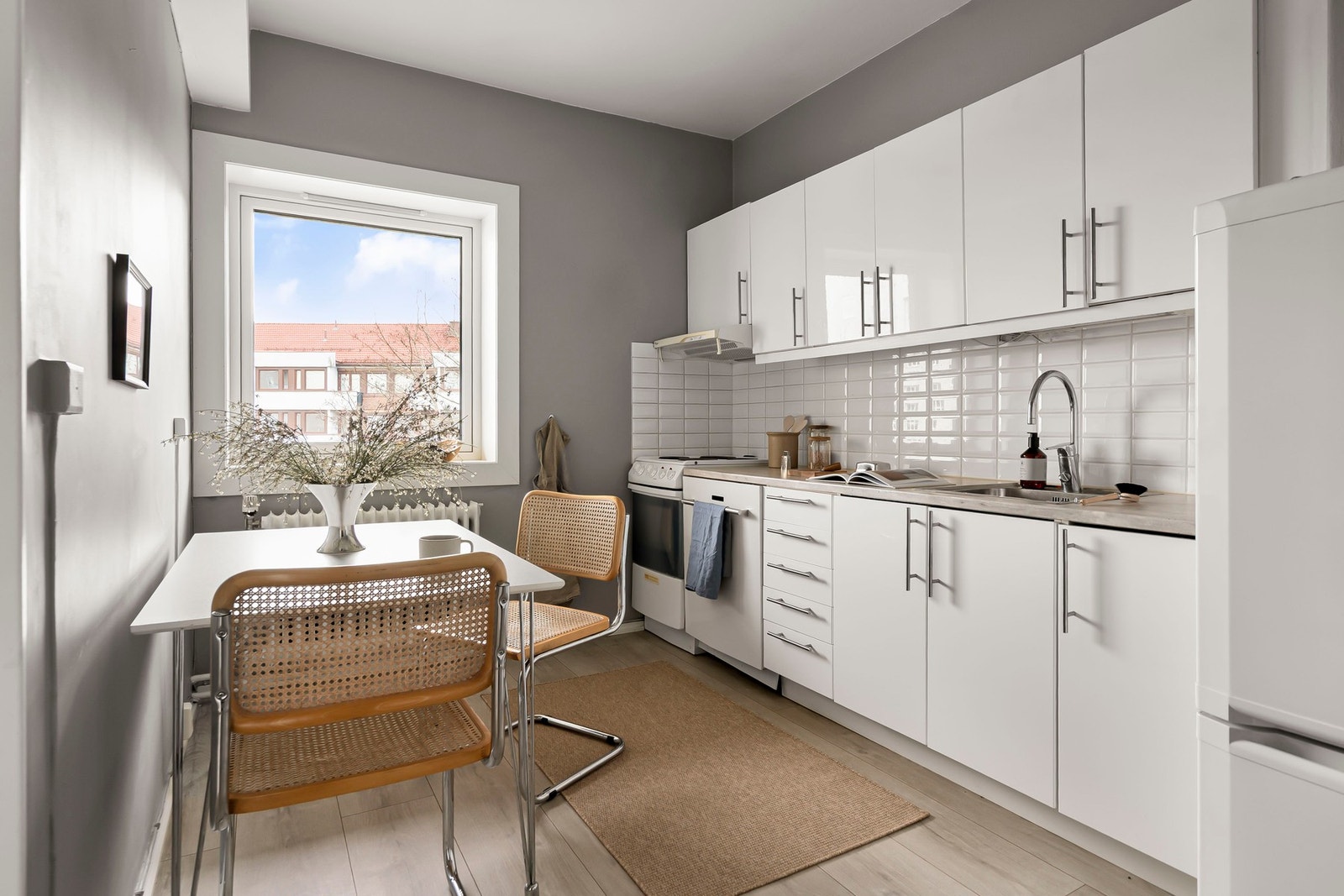 Stor og lys 1-roms leilighet på 36 kvm med svært god planløsning, beliggende sentralt på populære Sofienberg. Galleribilde