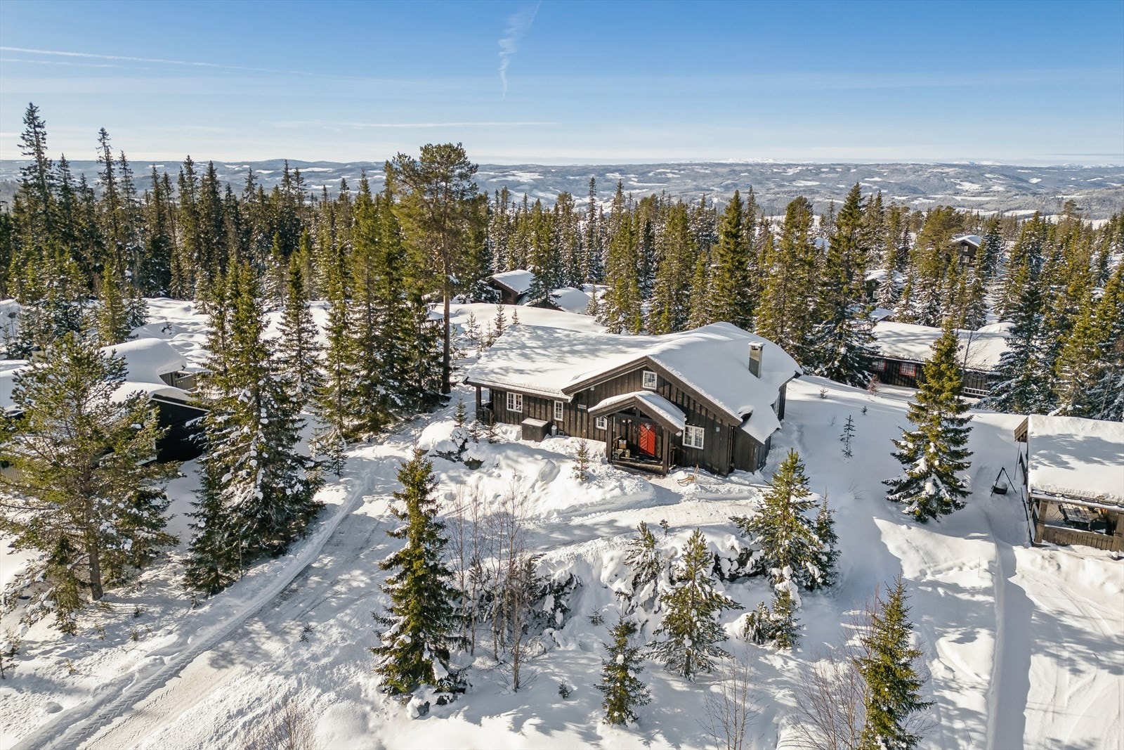 Rundmyrvegen 151 er en innbydende, velholdt og familievennlig hytte fra 2007. Galleribilde