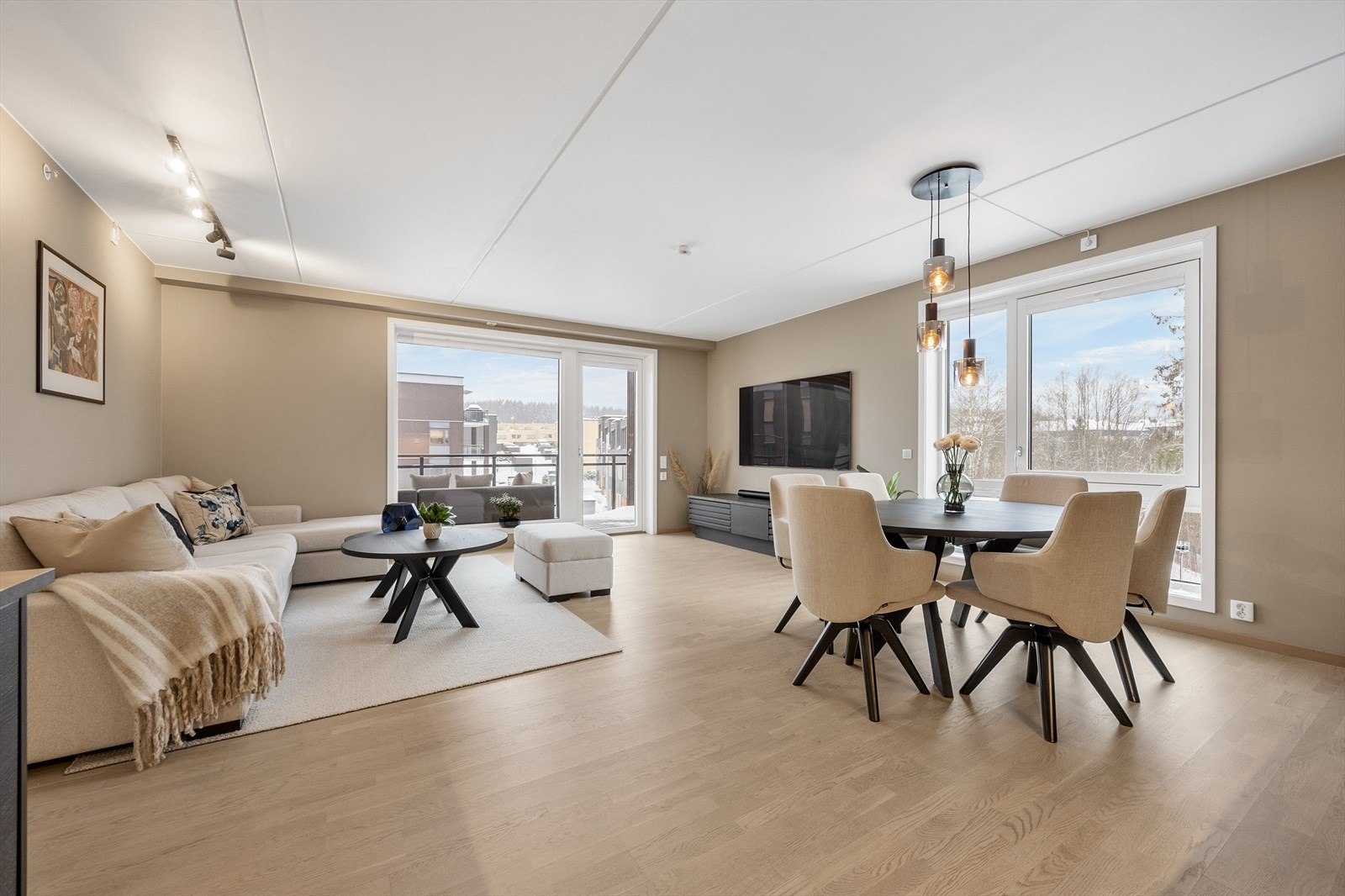 Vannbåren gulvvarme gir en jevn og behagelig temperatur i alle oppholdsrom. Galleribilde