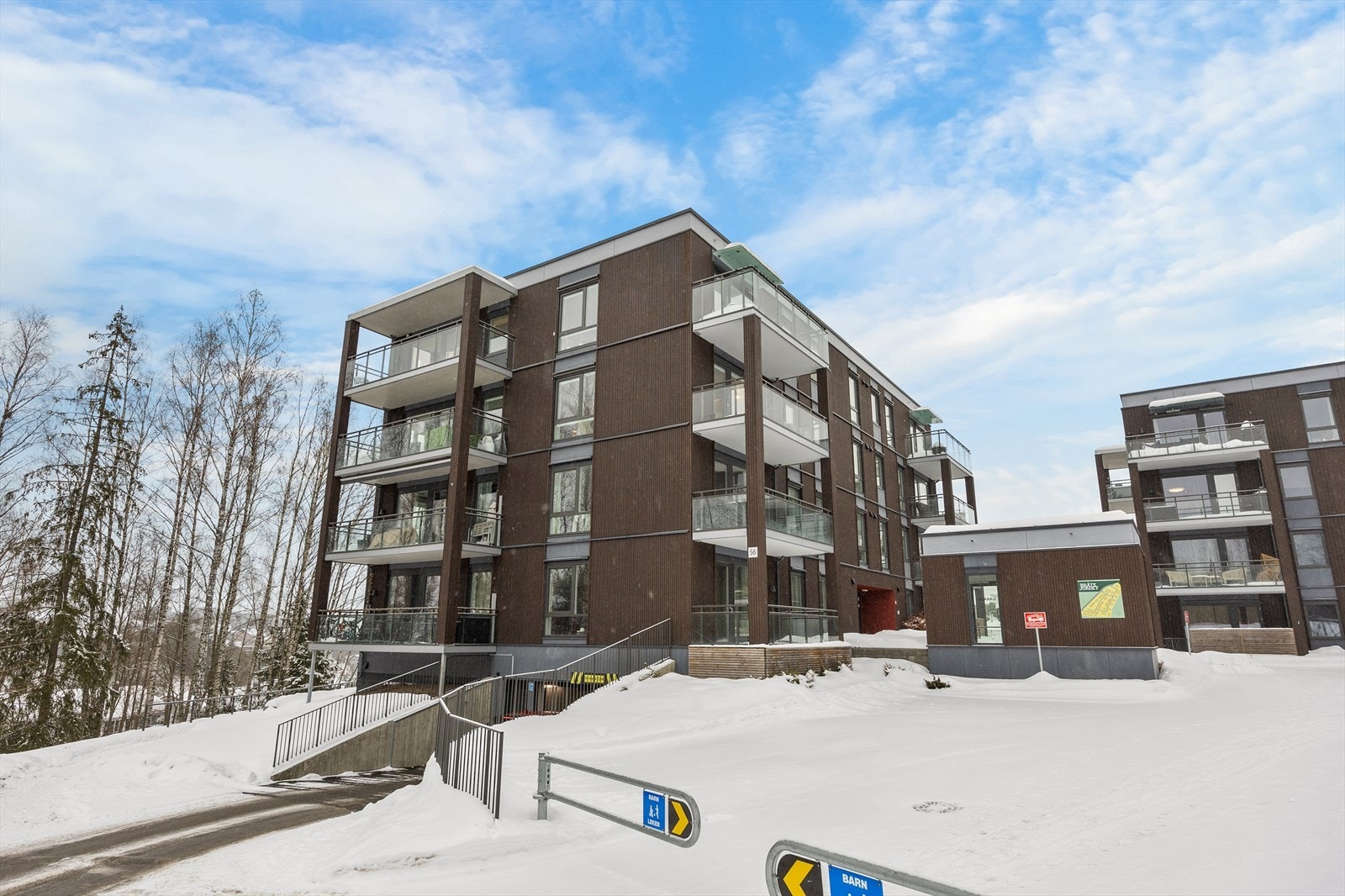 Direkte adkomst til felles garasjeanlegg fra bygget. Galleribilde