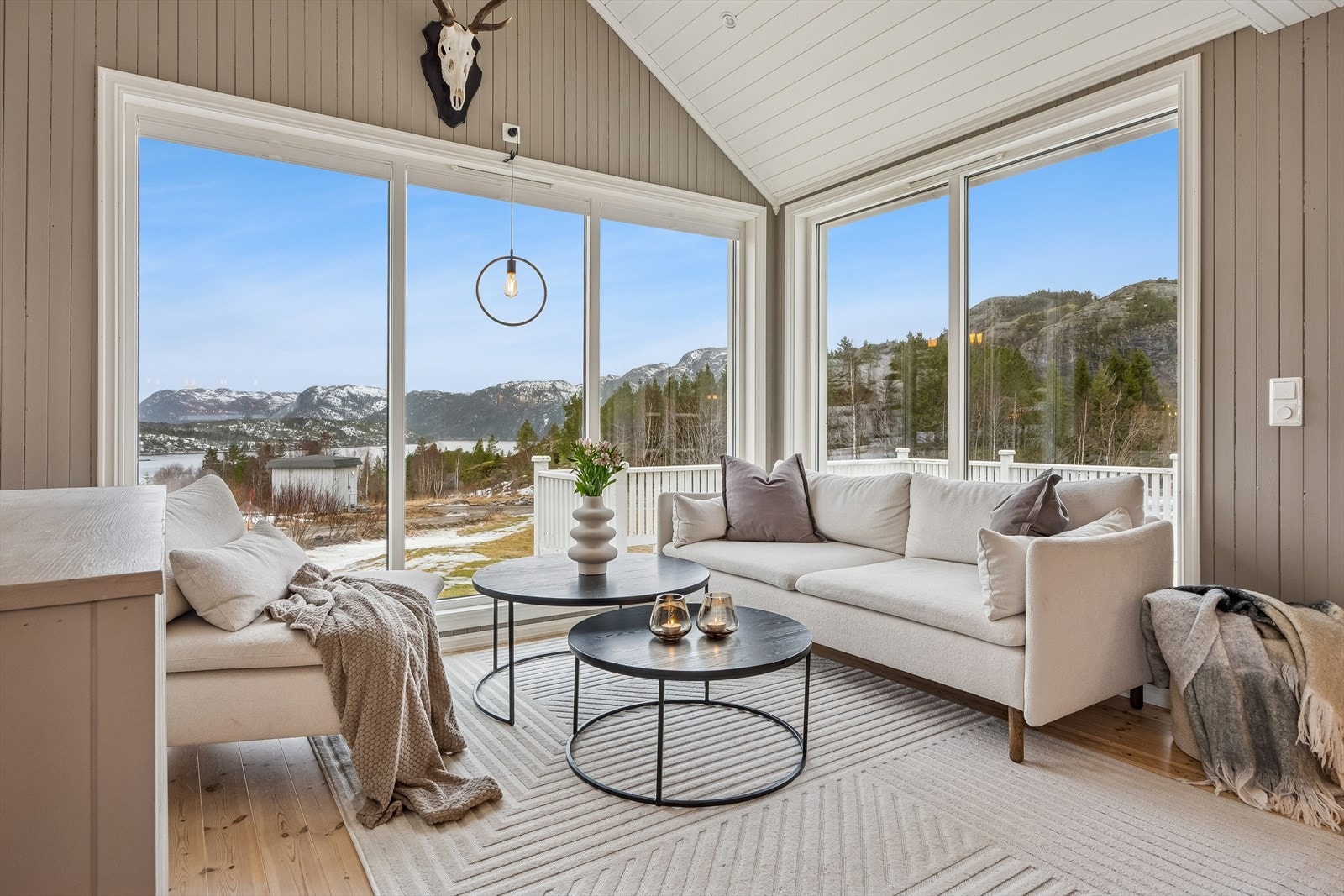 Luft til luft varmepumpe er montert. Tilstandsgrad 1. Galleribilde