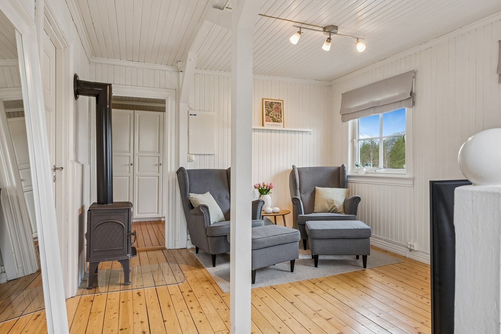 Stue i 2. etasje på ca. 14,5 kvm. Galleribilde