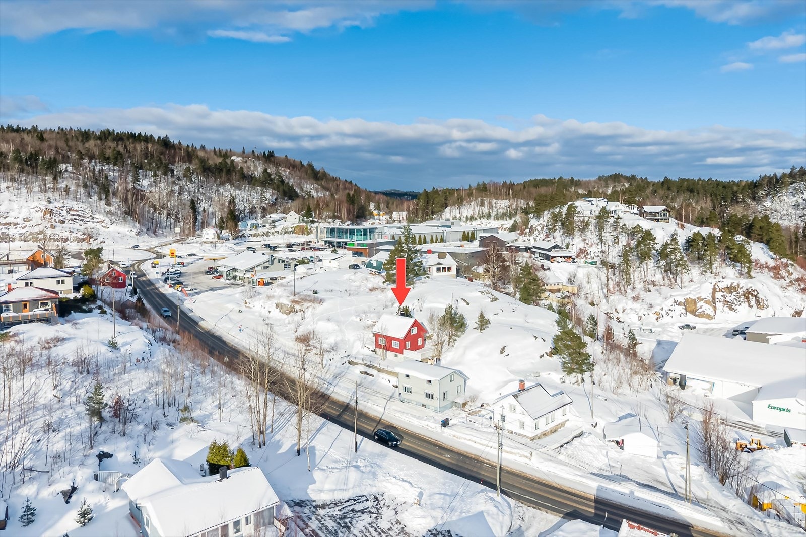 Boligen ligger sentralt til i Tvedestrand mellom Bergsmyr og sentrum Galleribilde
