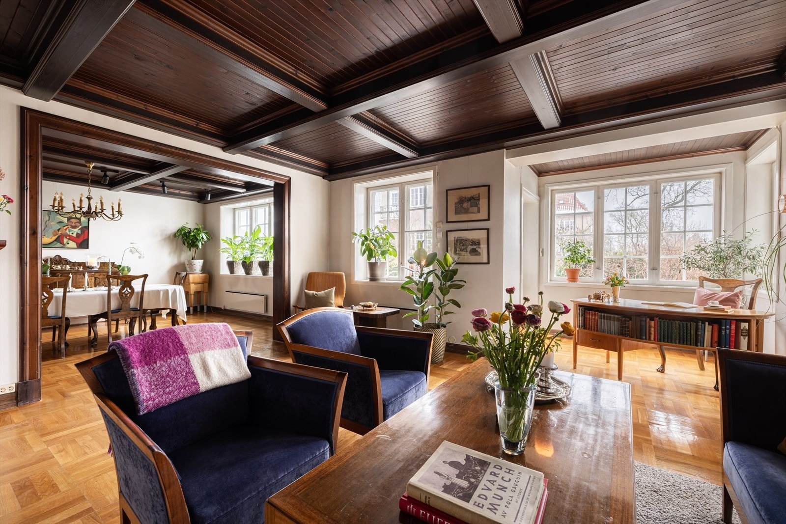 Planløsningen er meget godt utnyttet, og passer ypperlig for mennesker i alle aldre og livsfaser. Galleribilde