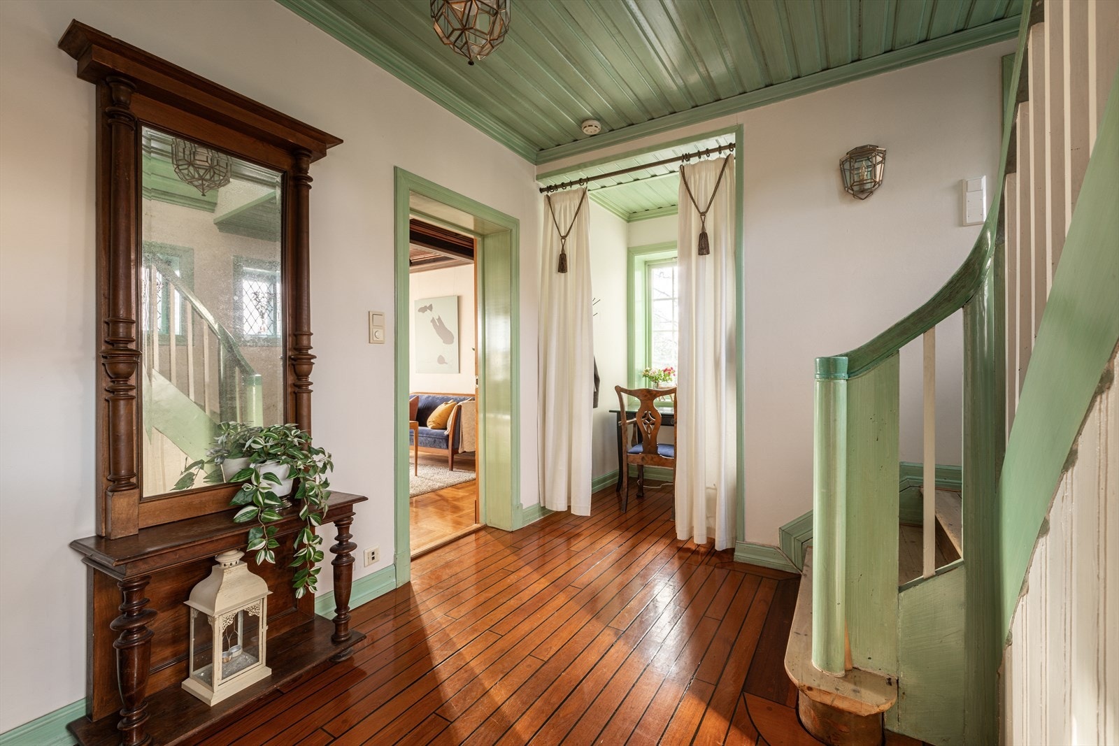 En unik, og særdeles attraktiv halvpart av tomannsbolig i fantastiske Ullevål Hageby. Galleribilde