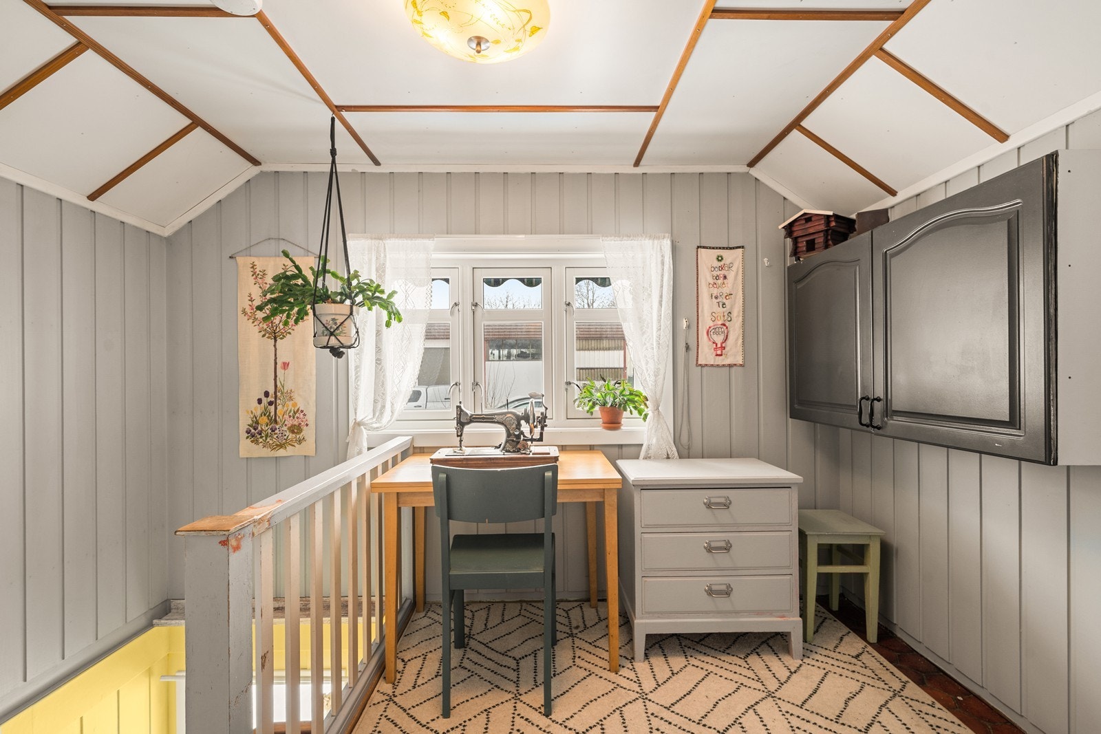 I trappegangen er det fint plass til kontormøblement. Galleribilde