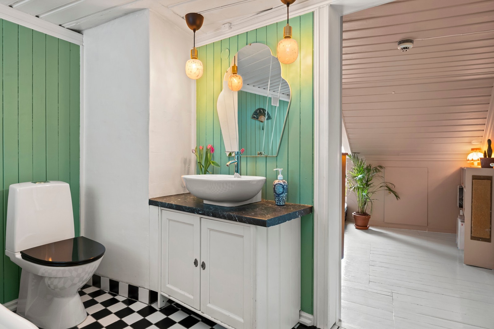 Servant med ett-greps blandebatteri og underskap Galleribilde