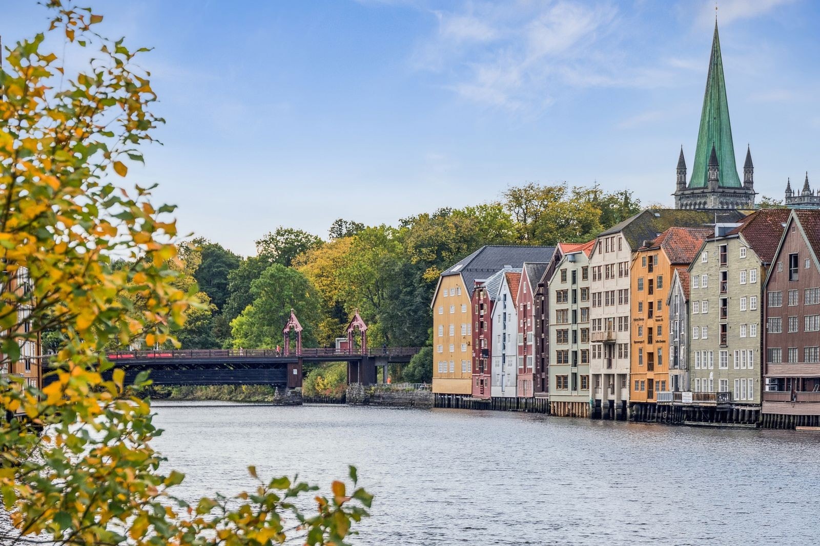 Dette er den perfekte leiligheten for deg som ønsker å bo sentralt med gode bussforbindelser, butikker og skoler like ved leiligheten. Galleribilde