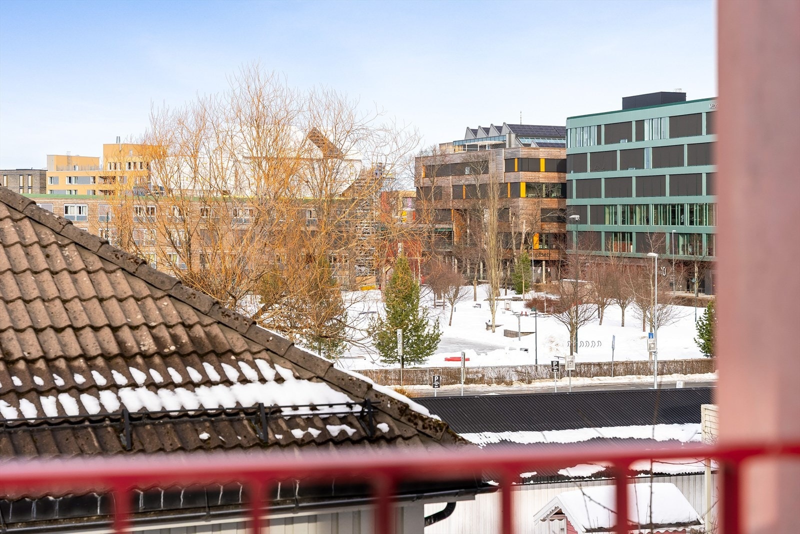 Området har gode kollektivforbindelser som gjør det enkelt å komme seg rundt i byen. Galleribilde