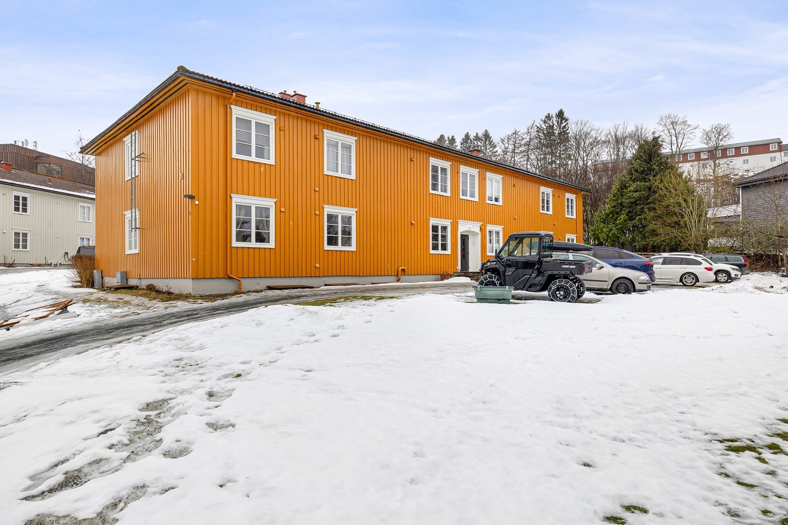 Fasade - Området er kjent for godt bomiljø og godt utbygde tilbud innen idrett, friluftsliv og kommunikasjon. Galleribilde