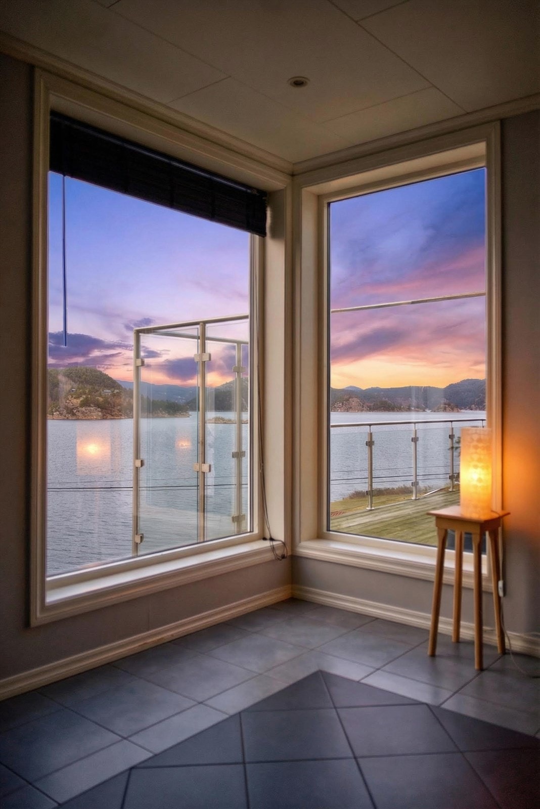 Fra stuevinduet nyter du vakker naturutsikt! Galleribilde